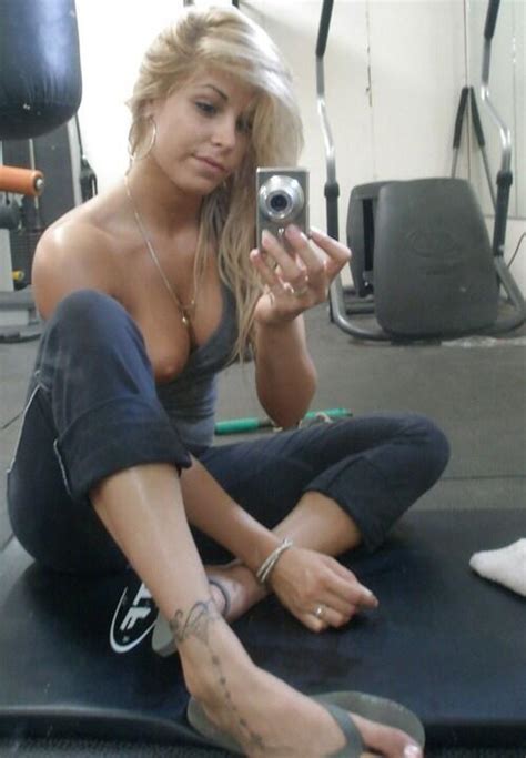 Gym Selfie Tits