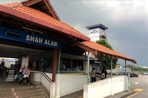 The shah alam komuter station is between the batu tiga komuter station to the east and padang jaya komuter. Shah Alam KTM Station - klia2.info