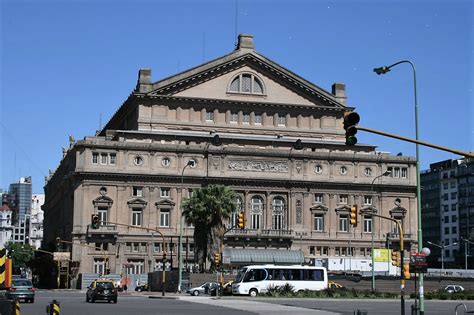 This vibrant city, that especially comes alive at night, is located on the southern shore of the rio de la plata. 5-five-5: Teatro Colón (Buenos Aires - Argentina)