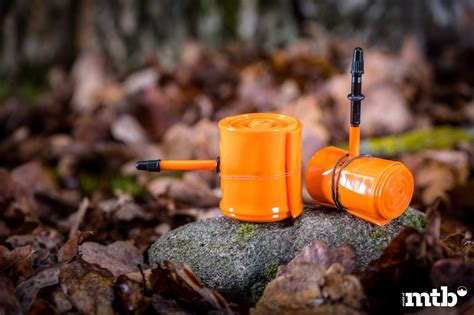 In professionell produzierten videos testen unsere mountainbike experten unter anderem die neuesten bikes im. Tubolito Tubo-MTB 29 / S-Tubo-MTB 29 - Best of 2020 ...