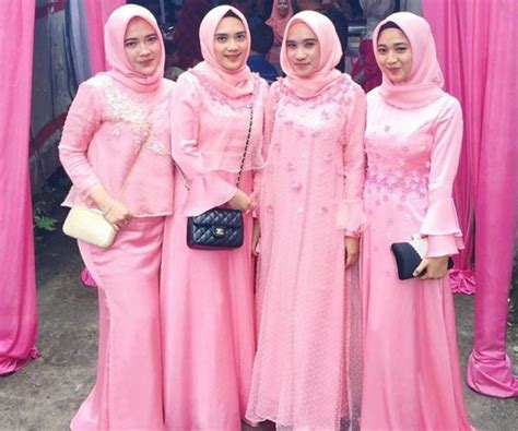 Model Gamis Brokat Untuk Ibu Ibu Gemuk - Ragam Muslim