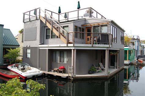 2 story luxury Seattle houseboat. | Floating house, House styles, Dream