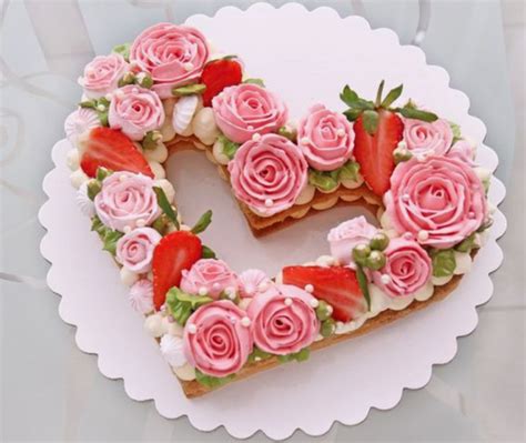 Torta di san valentino decorata con la panna by italiancakes. Cream tart a forma di cuore per San Valentino - gallery ...