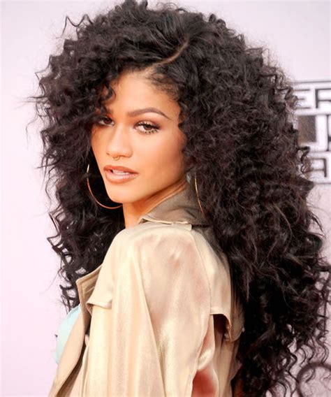 Curl hair specialist kara dollahite of california made this one, and it level it up by styling the curls with an inch wand and some texturizing product like a salt spray and gritty paste. Natural Curly Hairstyles for Long Hair - HAIRSTYLES
