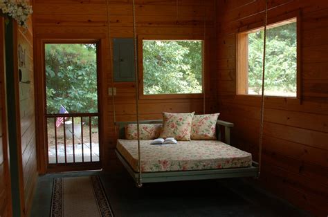 25 miles outside of hot springs and a 1/4 of a mile from degray lake. Romantic Creek Cabin - Lake DeGray Cabins | Remember When ...