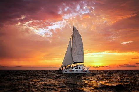 Luxury Sunset Sailing Cancun | musement