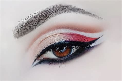 A Gorgeous Cut Crease Makeup Look With Double Eyeliner Step By Step
