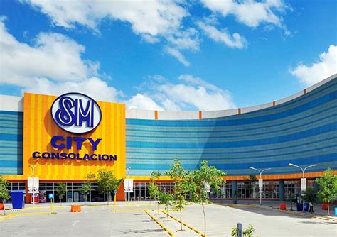 It is the 4th shopping mall owned and on an average day, more than 100,000 people visit sm city cebu, with the figure increasing to 140,000 to 150,000 on weekends. Mall Directory | SM Supermalls