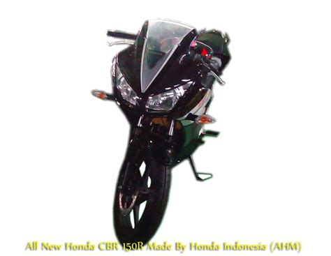 Spyshot 2015 Honda Cbr150r Dual Headlight In Indonesia Black And