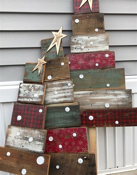 Pin by Sherry on Pallet diy  Pallet christmas tree, Pallet christmas