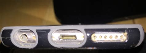 If you see any debris or gunk in there, it might be preventing the lightning cable from making a solid connection to. Quick Fix for iPhone 5, 6, 7, 8, 9, 10, 11 Charging Port ...