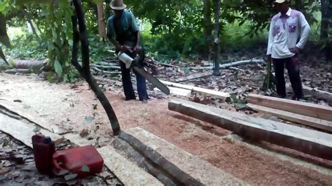 Terlebih lagi ada banyak jasa bangun rumah pemula yang menawarkan harga jasa terjangkau. Pembelahan Kayu Untuk Bangun Rumah - YouTube