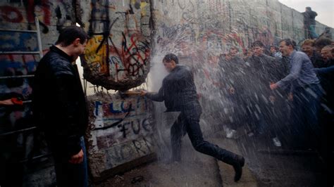 The Fall Of The Berlin Wall In Photos An Accident Of History That