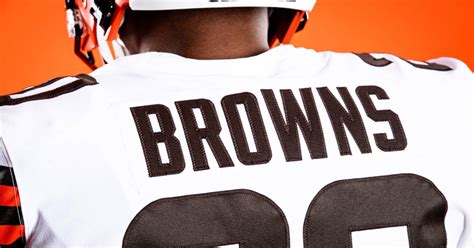 Cleveland Browns Unveil New Uniforms Pics