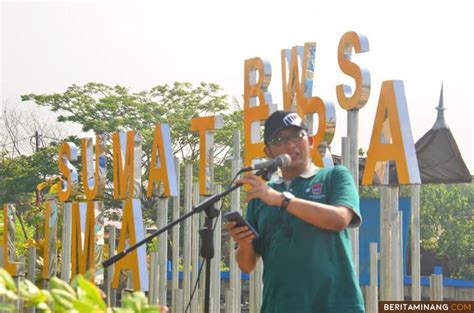 Facebook gives people the power to. Hendri Septa membuka Pasar Seni Danau Cimpago | Berita Minang