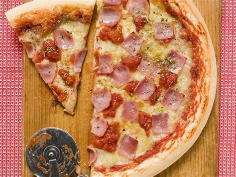 Pizza Ham And Vegetable Hoodoo Wallpaper