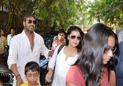 Golmaal Again Ajay Devgn Watches His Film With Wife Kajol Daughter