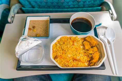 How Is Food Made On Airplanes Airplane Food Explained Vox