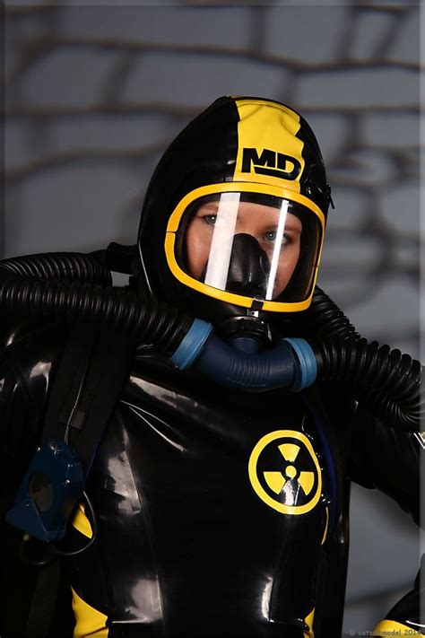 catsuit vinyl board gas mask girl oxygen mask hazmat suit latex wear heavy rubber diving