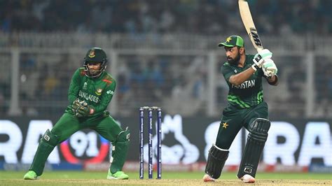 वनडे विश्व कप 2023 पाकिस्तान ने दर्ज की तीसरी जीत बांग्लादेश सेमीफाइनल की दौड़ से बाहर