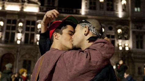 Mariage Des Homos Linter Lgbt Suspend Ses Relations Avec Le Gouvernement