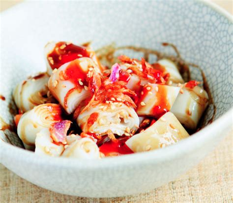 Chee cheong fun refers essentially to the flat rice noodles which are served in rolls resembling its namesake, pig's intestines. 7 must-try Chee Cheong Fun recipes - Kuali