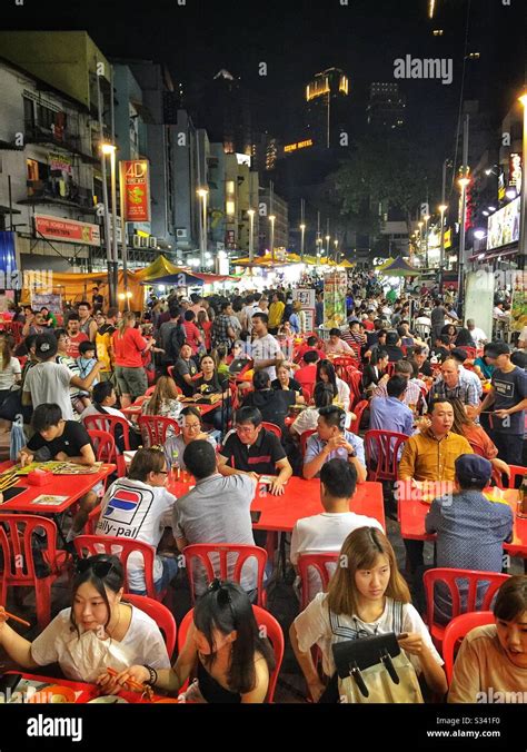 Outdoor Restaurants In Jalan Alor A Hawker Food Market In Bukit