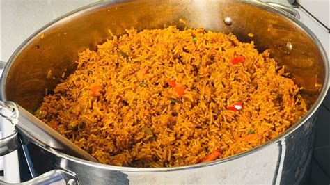 It's both an everyday staple as well as party food. HOW TO COOK MOIST PARTY JOLLOF RICE // SMOKEY PARTY JOLLOF RICE - YouTube