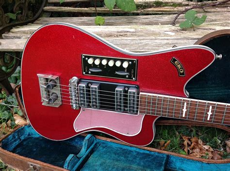 Ekomaster Red Sparkle Vintage Modern Guitars