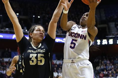 Uconn Womens Basketball Crystal Dangerfield Thriving As Leader Of The