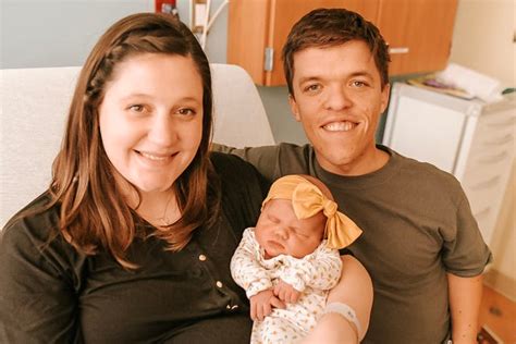 Little People Big World Stars Zach And Tori Roloff Welcome Daughter