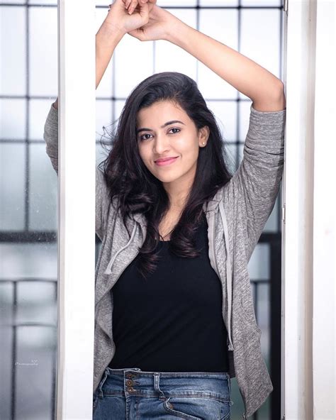 Anju kurian is an indian film actress who appears mainly in malayalam films.1 best known for her roles in the 2016 malayalam film kavi uddheshichathu and the 2018 film njan prakashan.234. Anju Kurian Latest stills Images - Mollywood Arena ...