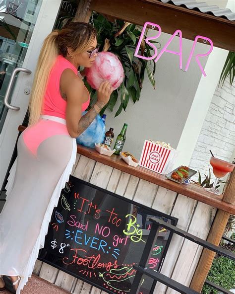 𝓥𝓪𝓷𝓮𝓼𝓼𝓪 𝓙𝓱𝓸𝓷𝓼 On Instagram “life In Pink 🍬 🍭🧁 Miami Ilovemiami” Corn Pops Instagram Life