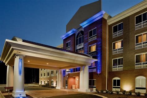 Holiday Inn Express And Suites Raleigh Sw Nc State An Ihg Hotel 119