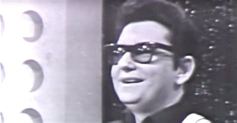 Roy Orbison Sings Oh Pretty Woman On American Bandstand Set 1966