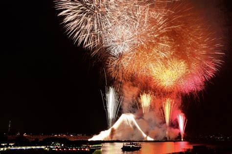 Tokyos Best Fireworks Shows Living Metropolis Japan