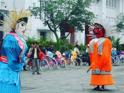Kicir kicir ini lagunya lagu lama ya tuan dari jakarta saya menyanyi ya tuan memang sengaja untuk menghibur menghibur hati nan duka. Makna Lagu Kicir - Kicir dari Betawi - MerahPutih