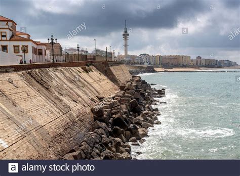 Sea Wall Hi Res Stock Photography And Images Alamy