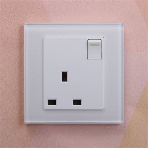 Retrotouch Crystal Pg 13a Single Plug Socket With Switch Black