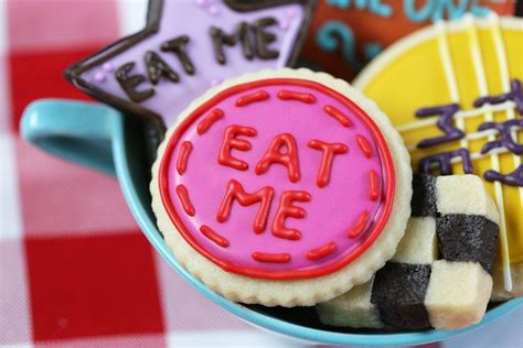 Alice In Wonderland Eat Me Cookies Frozen Chocolate No Bake Treats