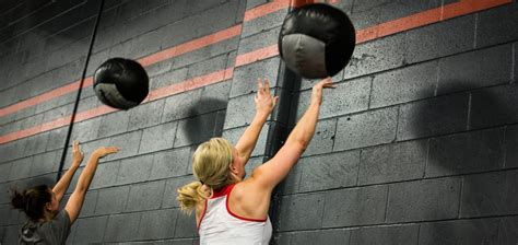 What S The Difference Between Wall Balls Slam Balls Medicine Balls Evost At Fitking