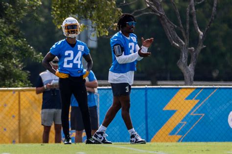 Derwin James Holding In At Chargers Training Camp Right Tackle Battle Begins Bvm Sports