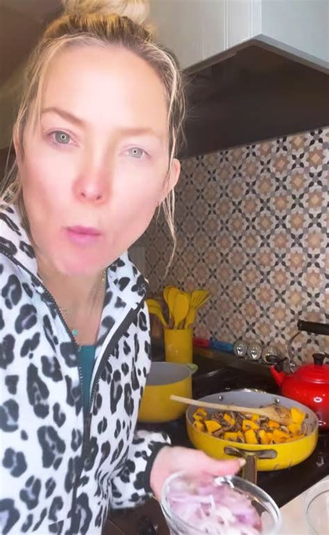 Kate Hudson Shows Off Impressive Cooking Skills While Making Meatless