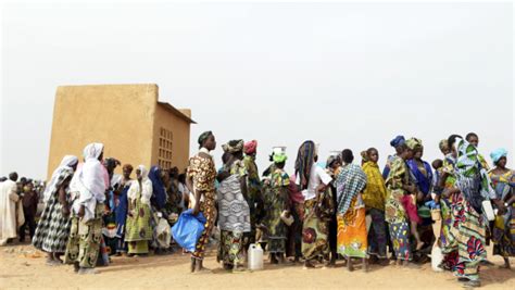 Leger Burkina Faso Bevrijdt Ontvoerde Vrouwen En Kinderen Lindanl