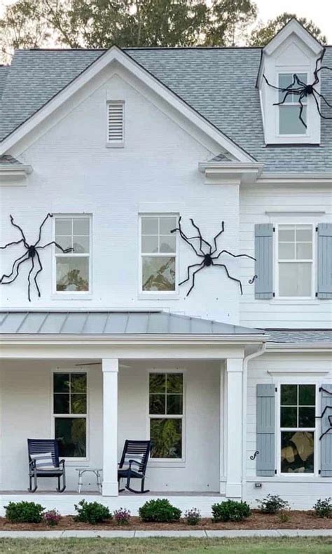 Top 19 How To Hang Giant Spiders On House The 115 Latest Answer