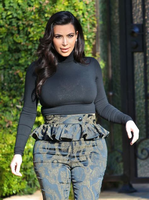 Kim Kardashian Flashes Her Ever Growing Baby Bump In Beverly Hills Ny