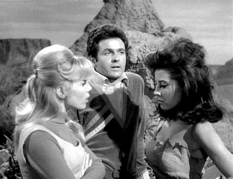 Pin By Donald Sweitzer On Lost In Space Lost In Space Space Tv Shows Cheesy Movies
