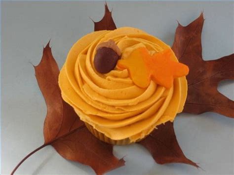 Please visit us at cupcakefanatic.com and join us on facebook for all the latest recipes and decorating ideas!. Easy Adorable Thanksgiving Cupcake Decorating Ideas ...