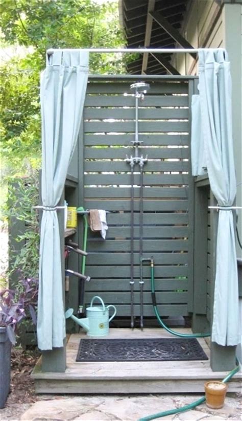 Stylish Affordable Outdoor Shower Ideas To Maximum Summer Vibes Pallet Outdoor Diy Outdoor