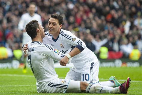 Cristiano Ronaldo Contract Arsenal Playmaker Mesut Ozil Says Real Madrid Star Made Him A Better